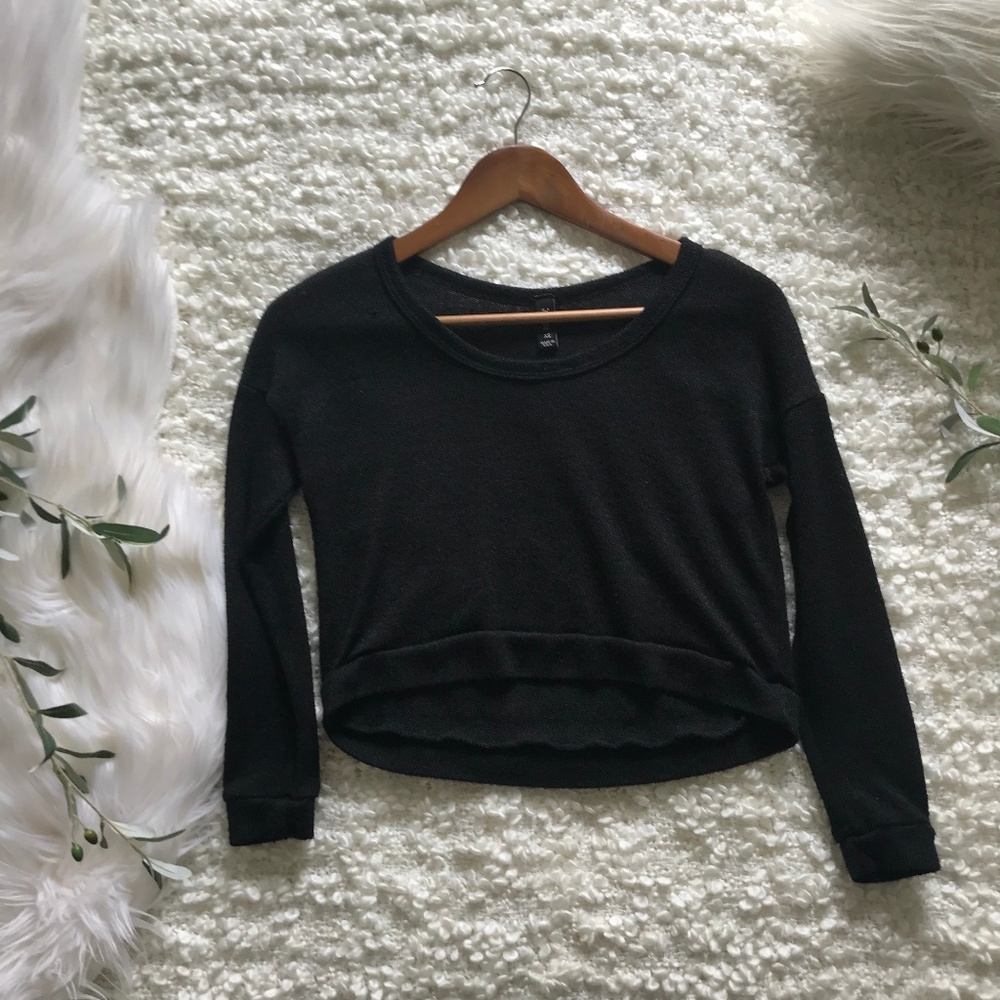 Nollie XS Cropped Lightweight Black Sweater